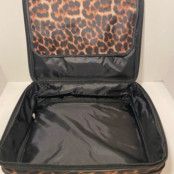 LG Accessory and Makeup Bags - Picture 8 of 9